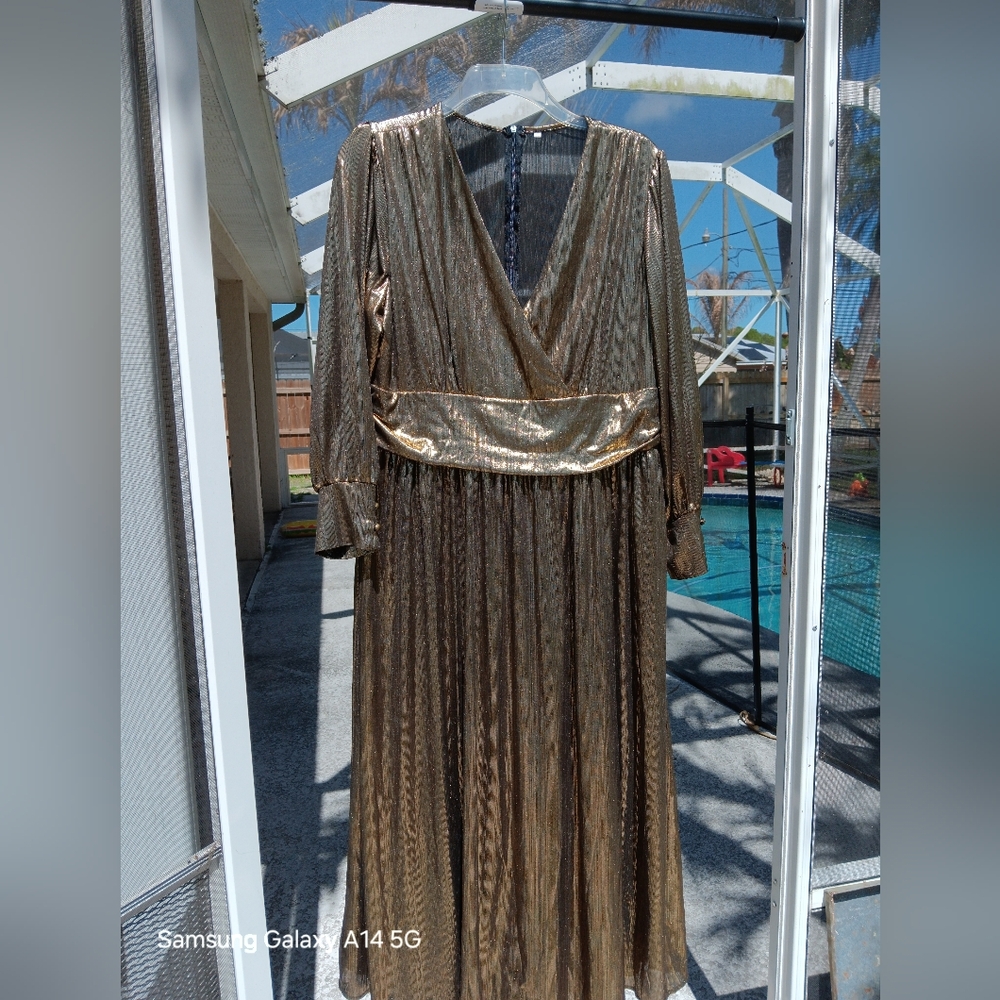 Shimmering Gold Long Sleeve V Neck Maxi Dress 2XL
